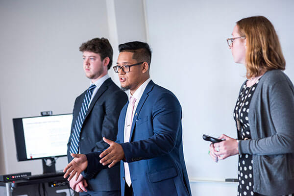 Kelley students make a team presentation during an MS in Accounting and Data Analytics case competition.